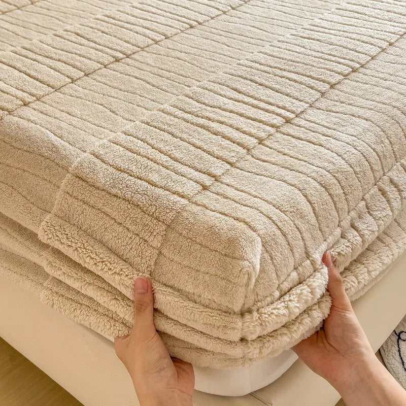 New Winter Thicken Velvet Bed Sheet Set with Pillowcase Warm Soft Plush Queen King Bed Fitted Sheet Set Jacquard Mattress Cover