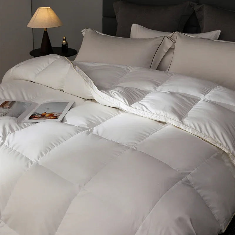 Premium Siberian Goose Down Duvet: 95% 850FP, Heavy Warmth, Baffle-Box Stitching, Zero Feathers (220x240cm)